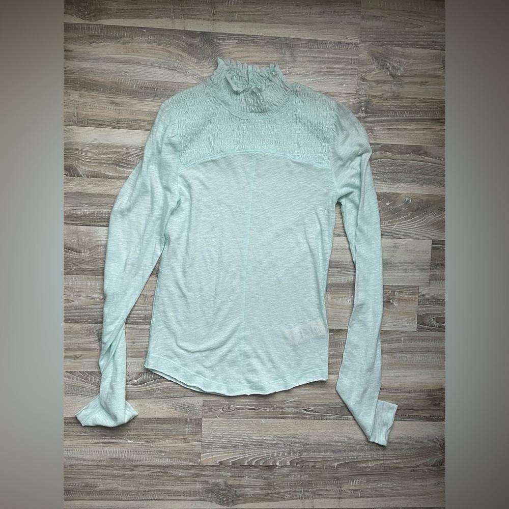 We The Free Long Sleeve Turtle Stretch Neck Tee size Medium Solid Cotton Mint
